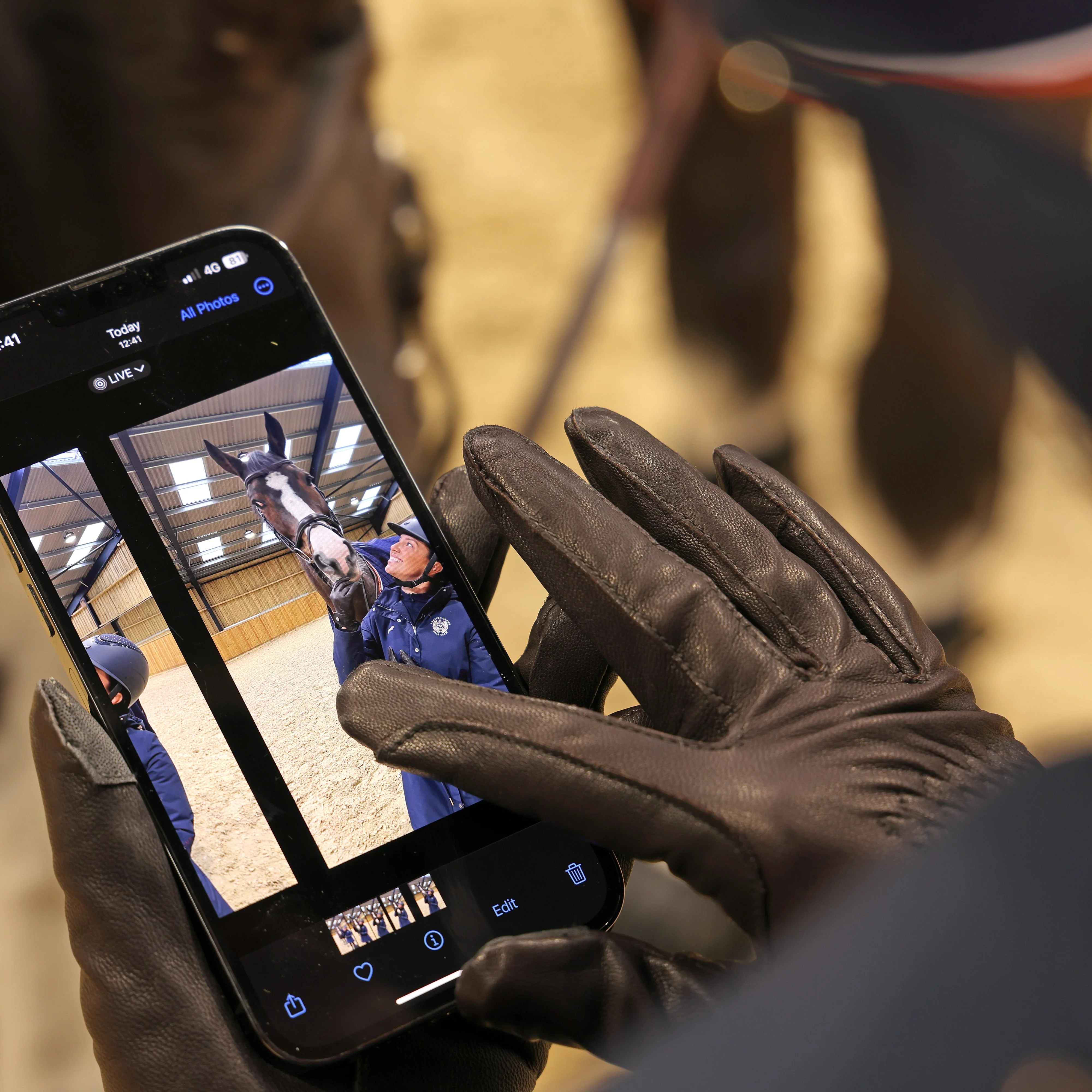 Aubrion Estade Riding Gloves - Image 3